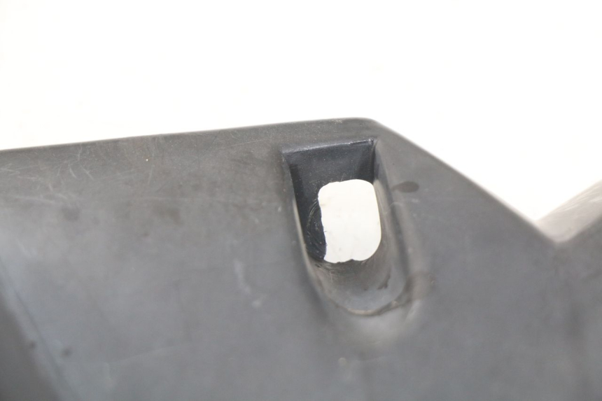 photo de COUVRE GUIDON ARRIERE PEUGEOT SC 50 (1988 - 1992) - Détail de la pièce