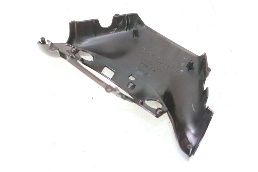 photo de COUVRE GUIDON ARRIERE APRILIA SCARABEO GT TOURING 125 (1999 - 2005) - Détail de la pièce