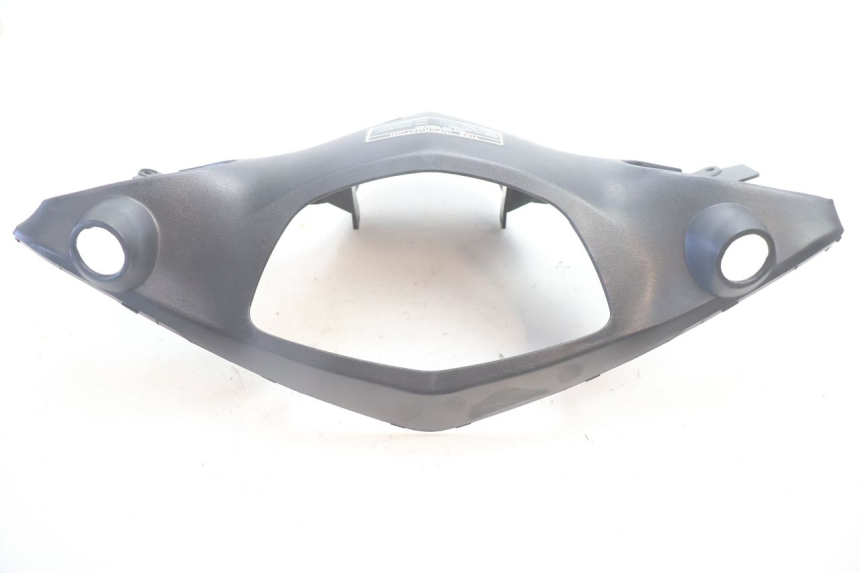 photo de COUVRE GUIDON ARRIERE FYM SCOOTERONE 125 (2006 - 2008) - Détail de la pièce