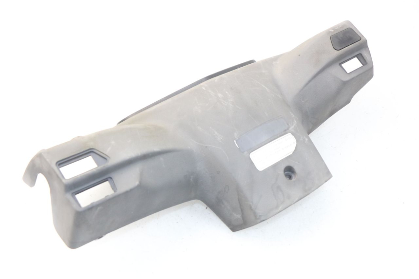 photo de COUVRE GUIDON ARRIERE HONDA SES DYLAN 125 (2002 - 2006) - Gros plan technique