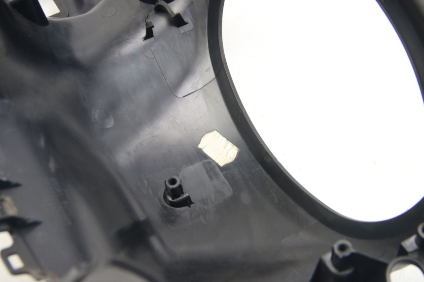 photo de COUVRE GUIDON ARRIERE SUZUKI SIXTEEN 125 (2008 - 2010) - Zoom état d’usage