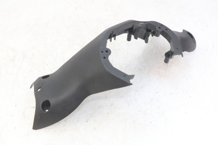 photo de COUVRE GUIDON ARRIERE MBK SKYCRUISER 125 (2010 - 2013) - Points de fixation