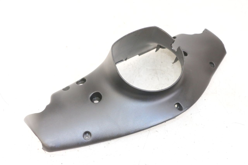 photo de COUVRE GUIDON ARRIERE PEUGEOT SPEEDFIGHT 2 LC 50 (2000 - 2009) - Gros plan technique