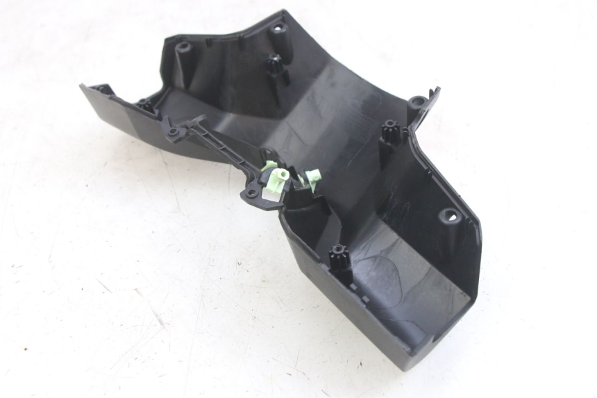 photo de COUVRE GUIDON ARRIERE PEUGEOT SPEEDFIGHT 4 4T 50 (2015 - 2020) - Détail de la pièce