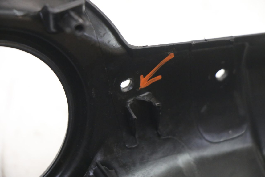 photo de COUVRE GUIDON ARRIERE APRILIA SR 2T 50 (2018 - 2022) - Gros plan technique