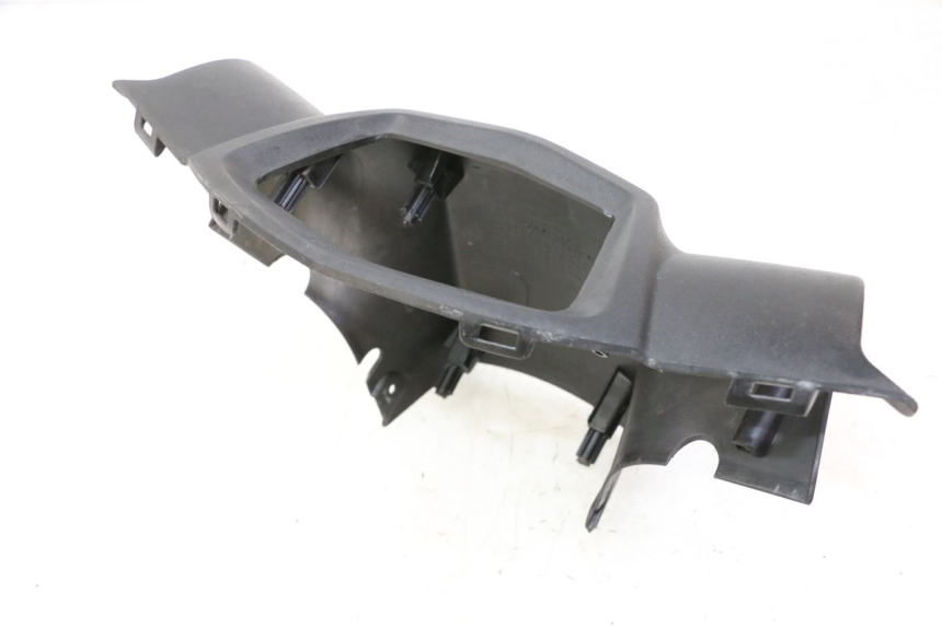 photo de COUVRE GUIDON ARRIERE PEUGEOT STREETZONE I 2T 50 (2018 - 2020) - Gros plan technique