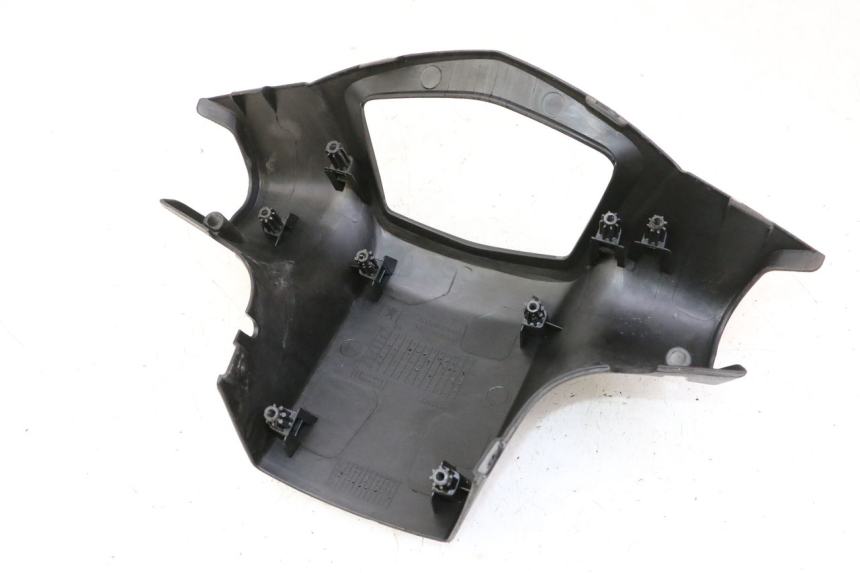 photo de COUVRE GUIDON ARRIERE PEUGEOT STREETZONE I 2T 50 (2018 - 2020) - Points de fixation