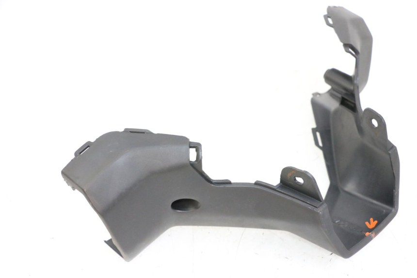 photo de COUVRE GUIDON ARRIERE KYMCO SUPER 8 4T 50 (2021 - 2024) - Gros plan technique