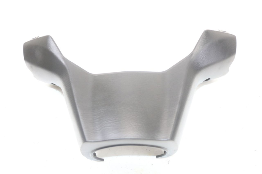 photo de COUVRE GUIDON ARRIERE SUZUKI BURGMAN 125 (2018 - 2021) - Détail de la pièce