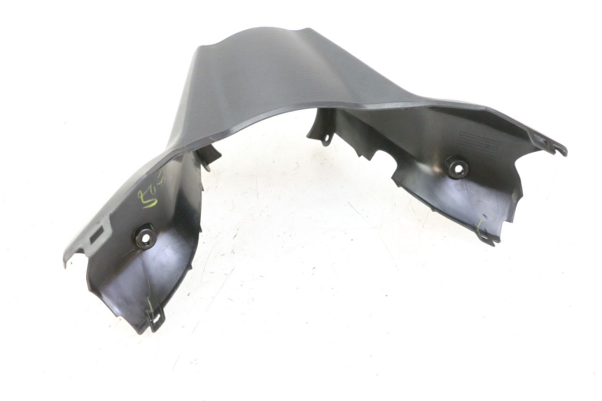 photo de COUVRE GUIDON ARRIERE SUZUKI BURGMAN 125 (2018 - 2021) - Gros plan technique