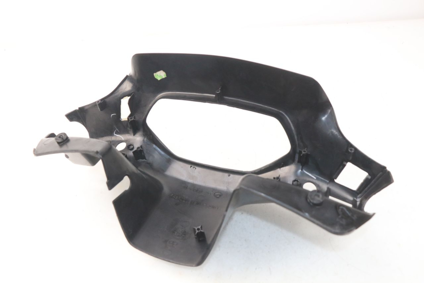 photo de COUVRE GUIDON ARRIERE PEUGEOT SV 50 (1992 - 2004) - Gros plan technique