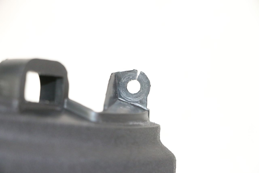 photo de COUVRE GUIDON ARRIERE APRILIA SXR 50 (2021 - 2023) - Détail de la pièce