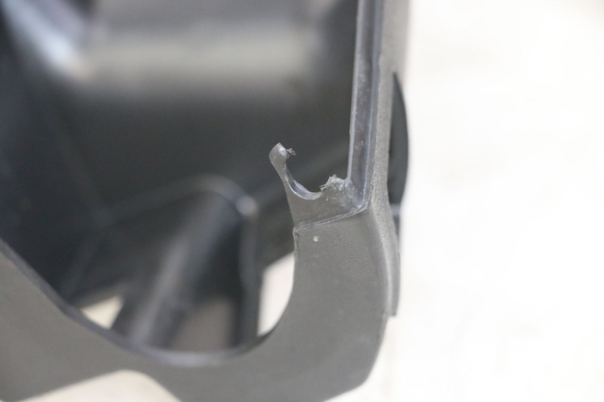 photo de COUVRE GUIDON ARRIERE APRILIA SXR 50 (2021 - 2023) - Points de fixation