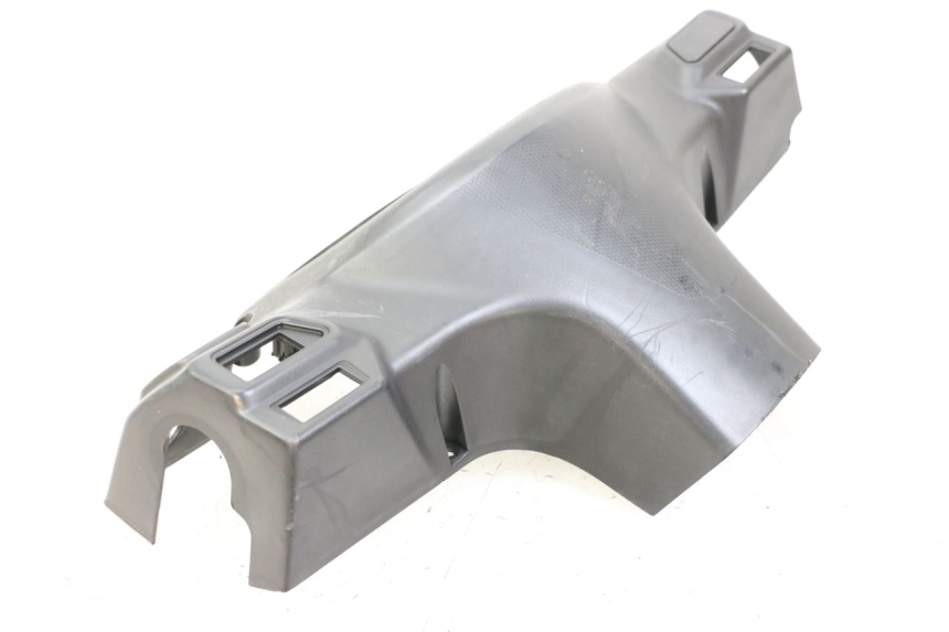 photo de COUVRE GUIDON ARRIERE SYM ORBIT III 3 4T 50 (2018 - 2021) - Gros plan technique