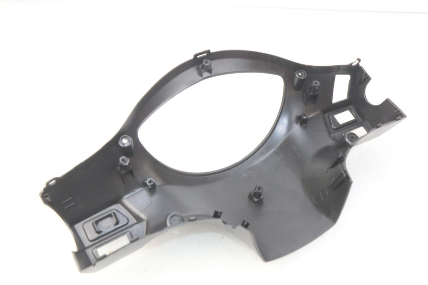 photo de COUVRE GUIDON ARRIERE PEUGEOT TWEET 4T 50 (2018 - 2022) - Points de fixation
