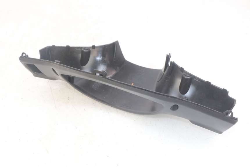 photo de COUVRE GUIDON ARRIERE PEUGEOT TWEET 4T 50 (2018 - 2022) - Autre angle de vue