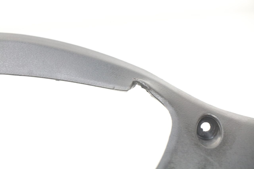 photo de COUVRE GUIDON ARRIERE PEUGEOT TWEET ACTIVE 4T 50 (2018 - 2022) - Gros plan technique