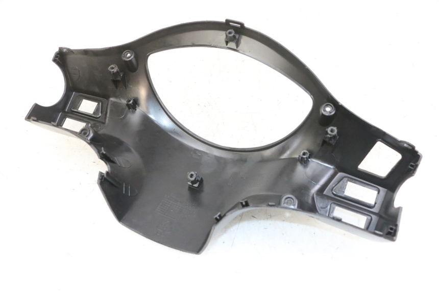 photo de COUVRE GUIDON ARRIERE PEUGEOT TWEET PRO CARGO 50 (2018 - 2022) - Points de fixation