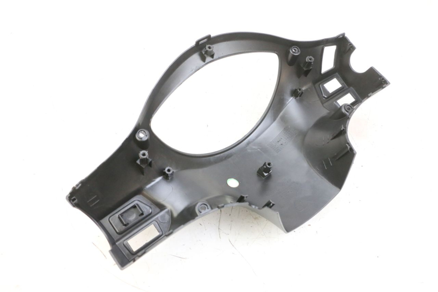 photo de COUVRE GUIDON ARRIERE PEUGEOT TWEET PRO EFI 4T 50 (2021 - 2022) - Zoom état d’usage