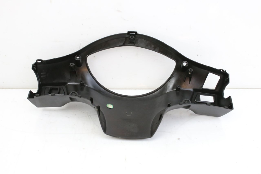 photo de COUVRE GUIDON ARRIERE PEUGEOT TWEET 125 (2010 - 2017) - Gros plan technique