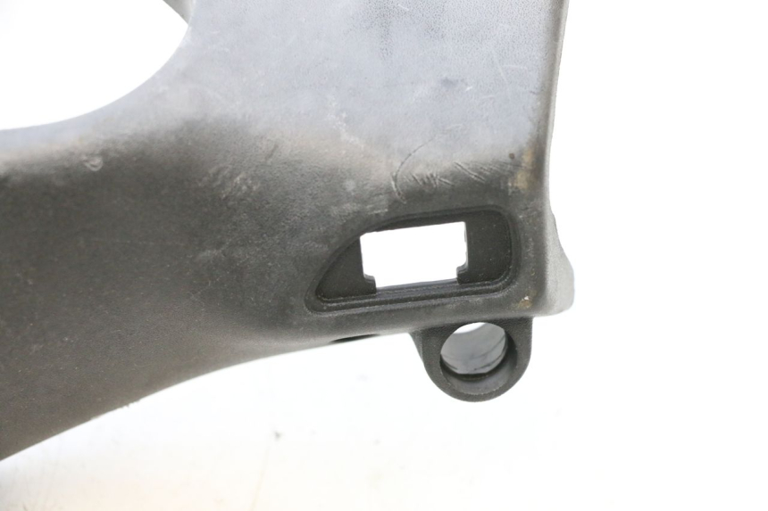 photo de COUVRE GUIDON ARRIERE PIAGGIO TYPHOON 50 (2000 - 2009) - Détails caractéristiques