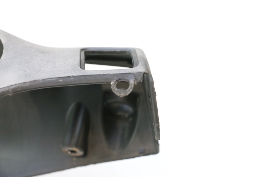 photo de COUVRE GUIDON ARRIERE PIAGGIO TYPHOON 50 (2000 - 2009) - État de surface