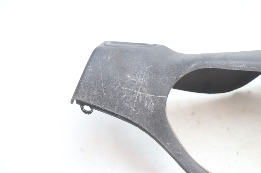 photo de COUVRE GUIDON ARRIERE PIAGGIO TYPHOON 50 (2000 - 2009) - Autre angle de vue