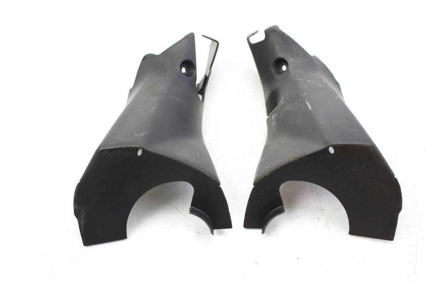 photo de COUVRE GUIDON ARRIERE SUZUKI UH BURGMAN 125 (2002 - 2006) - Détail de la pièce