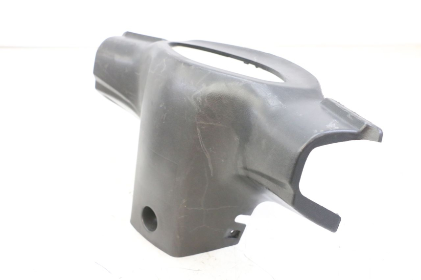 photo de COUVRE GUIDON ARRIERE PEUGEOT V-CLIC VCLIC 50 (2007 - 2013) - Gros plan technique