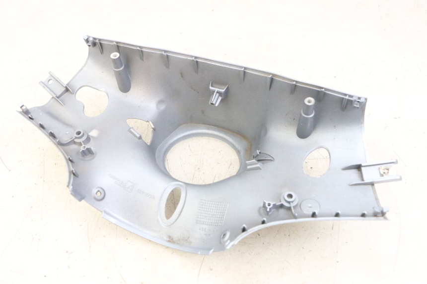 photo de COUVRE GUIDON ARRIERE PIAGGIO VESPA PRIMAVERA 4T 50 (2021 - 2024) - Vue principale