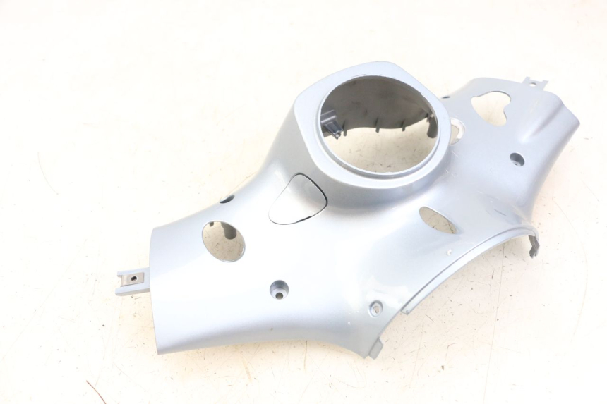 photo de COUVRE GUIDON ARRIERE PIAGGIO VESPA PRIMAVERA 4T 50 (2021 - 2024) - Gros plan technique