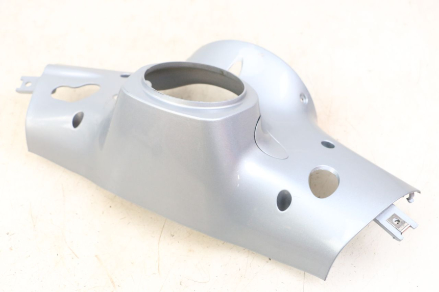 photo de COUVRE GUIDON ARRIERE PIAGGIO VESPA PRIMAVERA 4T 50 (2021 - 2024) - Vue d’ensemble