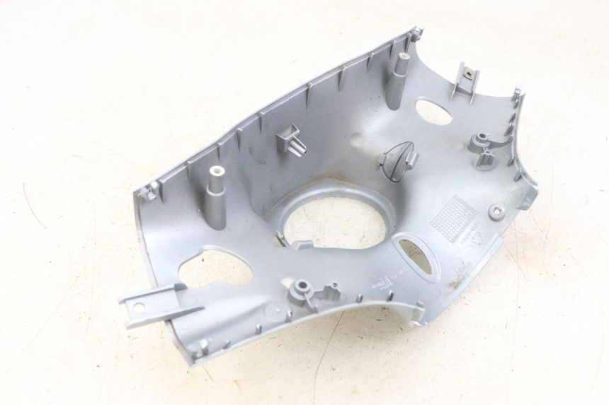 photo de COUVRE GUIDON ARRIERE PIAGGIO VESPA PRIMAVERA 4T 50 (2021 - 2024) - Points de fixation