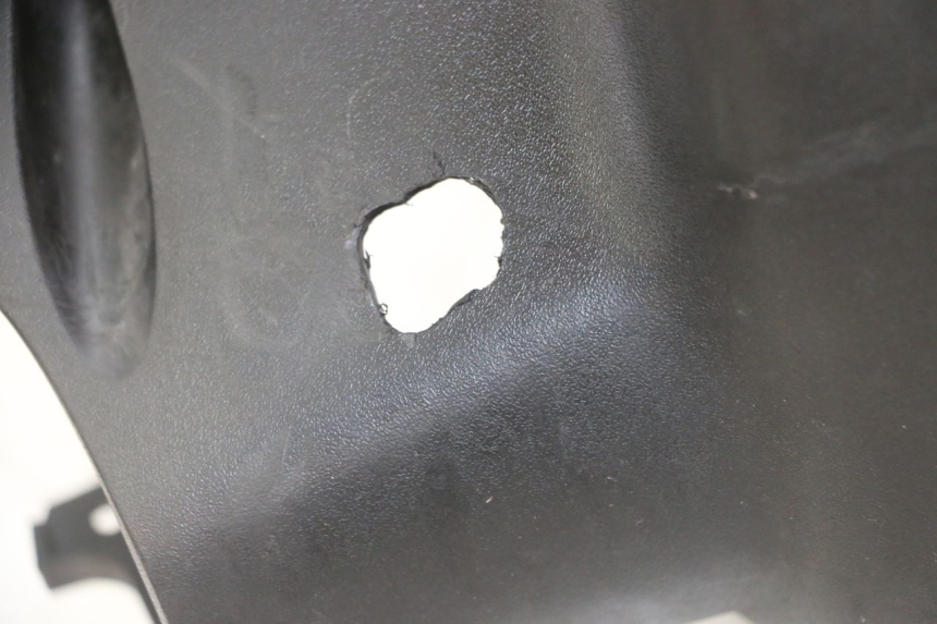 photo de COUVRE GUIDON ARRIERE PEUGEOT VIVACITY NEW 4T 50 (2008 - 2017) - Détail de la pièce