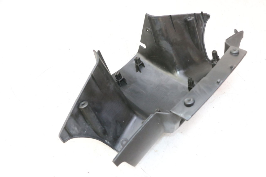 photo de COUVRE GUIDON ARRIERE PEUGEOT VIVACITY NEW 4T 50 (2008 - 2017) - Autre angle de vue