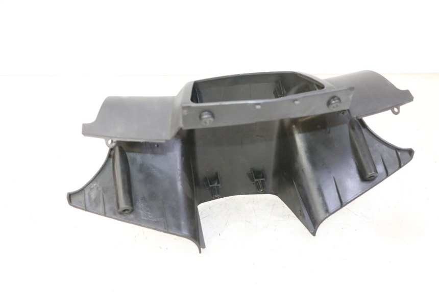 photo de COUVRE GUIDON ARRIERE PEUGEOT VIVACITY NEW 4T 50 (2008 - 2017) - Points de fixation