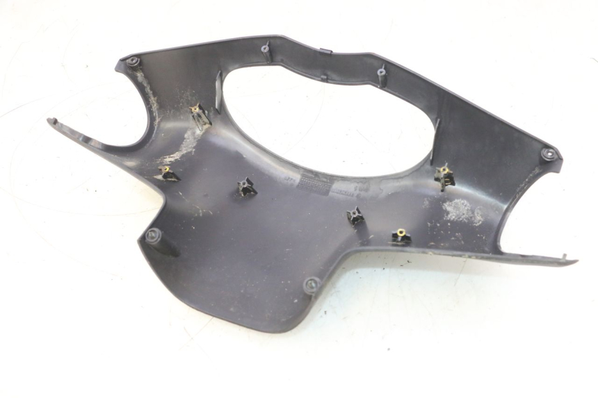 photo de COUVRE GUIDON ARRIERE PEUGEOT VIVACITY 50 (1998 - 2003) - Points de fixation