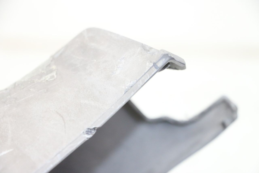 photo de COUVRE GUIDON ARRIERE PEUGEOT VIVACITY 100 (1999 - 2008) - Détail de la pièce