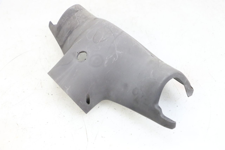 photo de COUVRE GUIDON ARRIERE PEUGEOT VIVACITY 100 (1999 - 2008) - État de surface