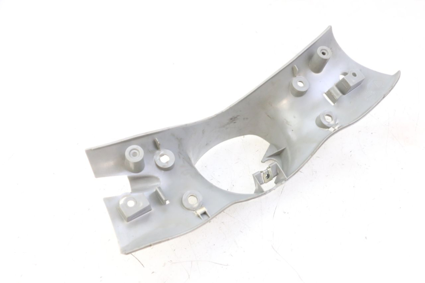 photo de COUVRE GUIDON ARRIERE YAMAHA WHY 50 (1998 - 2000) - Détail de la pièce