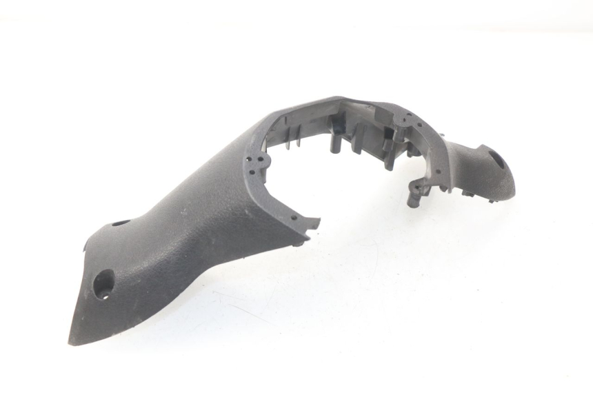 photo de COUVRE GUIDON ARRIERE YAMAHA X-MAX XMAX 125 (2010 - 2013) - Gros plan technique