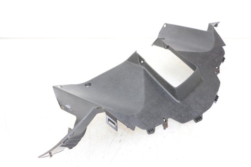 photo de COUVRE GUIDON ARRIERE YAMAHA XMAX X-MAX 125 (2006 - 2009) - Détail de la pièce
