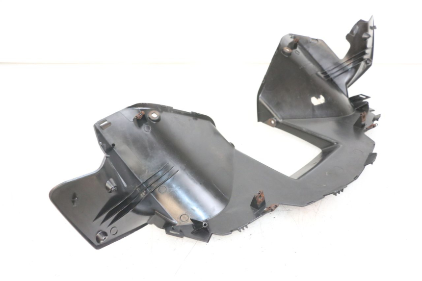 photo de COUVRE GUIDON ARRIERE YAMAHA XMAX X-MAX 125 (2006 - 2009) - Gros plan technique