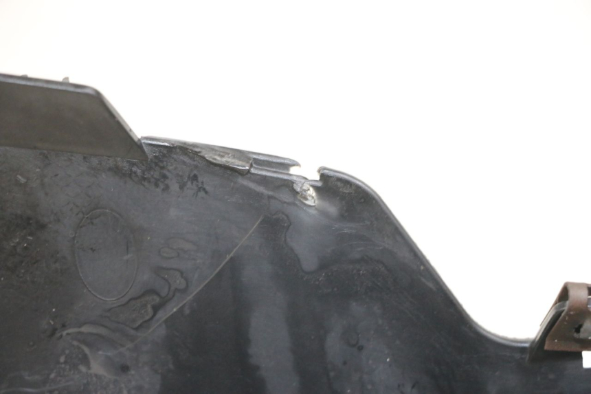 photo de COUVRE GUIDON ARRIERE YAMAHA XMAX X-MAX 125 (2006 - 2009) - Zoom état d’usage