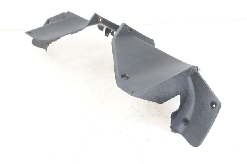 photo de COUVRE GUIDON ARRIERE YAMAHA XMAX X-MAX 125 (2006 - 2009) - Autre angle de vue