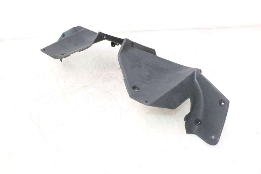 photo de COUVRE GUIDON ARRIERE YAMAHA XMAX X-MAX 125 (2006 - 2009) - Détail de la pièce