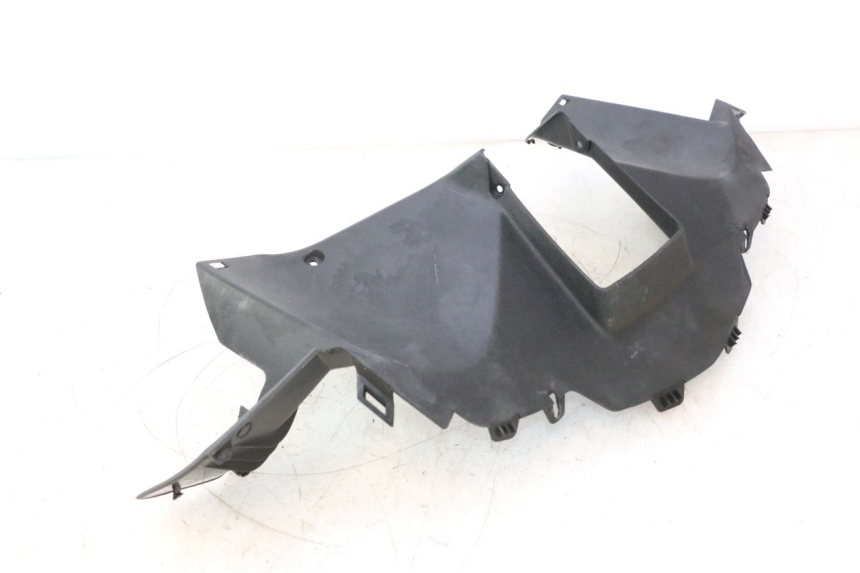 photo de COUVRE GUIDON ARRIERE YAMAHA XMAX X-MAX 125 (2006 - 2009) - Gros plan technique