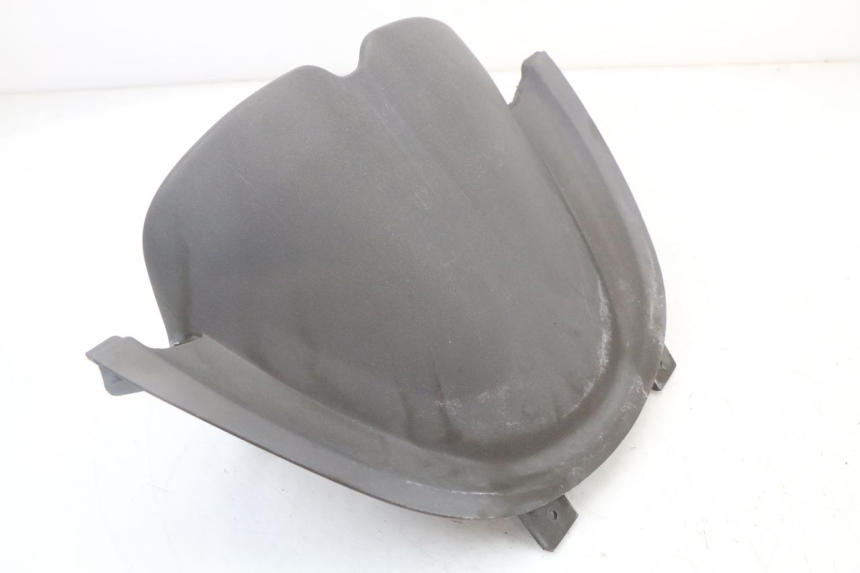photo de COUVRE GUIDON ARRIERE PIAGGIO X8 125 (2004 - 2007) - Détail de la pièce