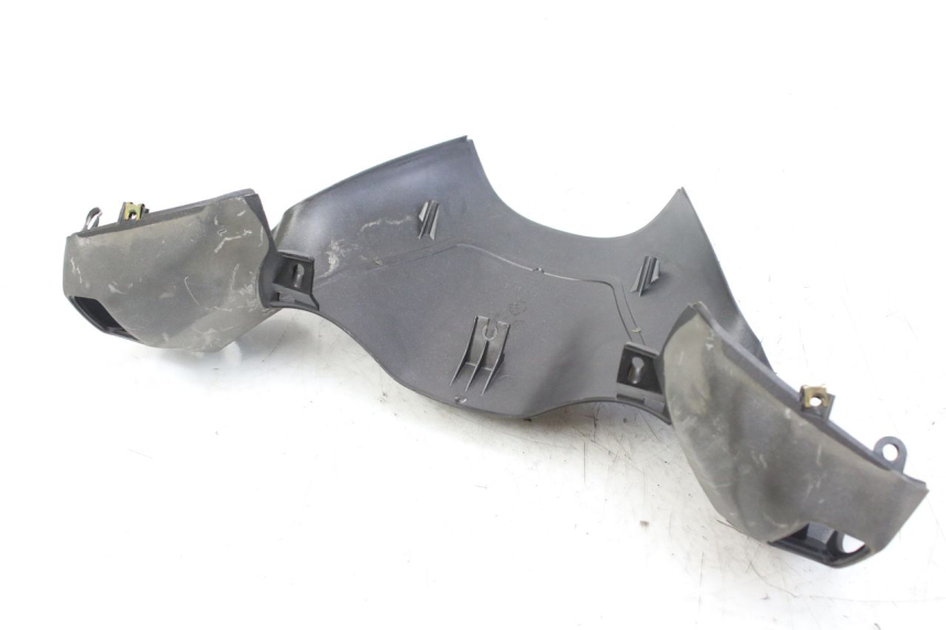 photo de COUVRE GUIDON ARRIERE PIAGGIO X9 EVOLUTION 125 (2003 - 2007) - Points de fixation