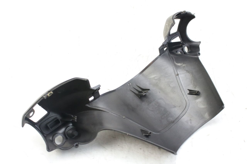 photo de COUVRE GUIDON ARRIERE PIAGGIO X9 EVOLUTION 125 (2003 - 2007) - Marquages et références